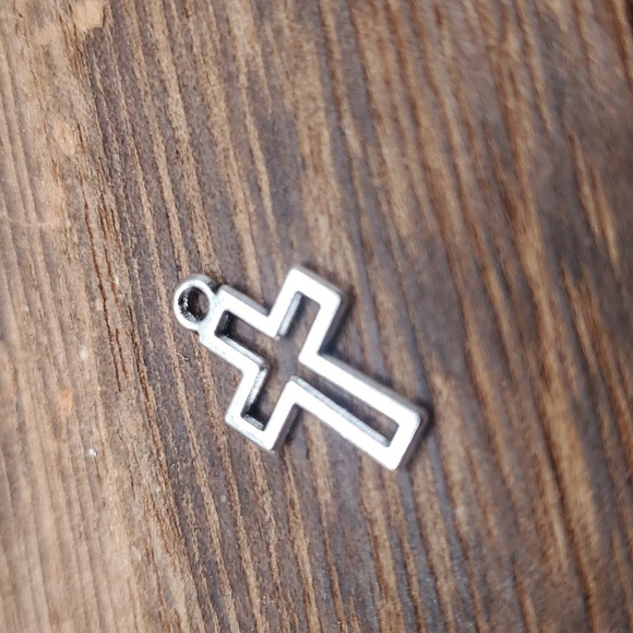P112 cross pendant openwork charm - Picture 2 of 2